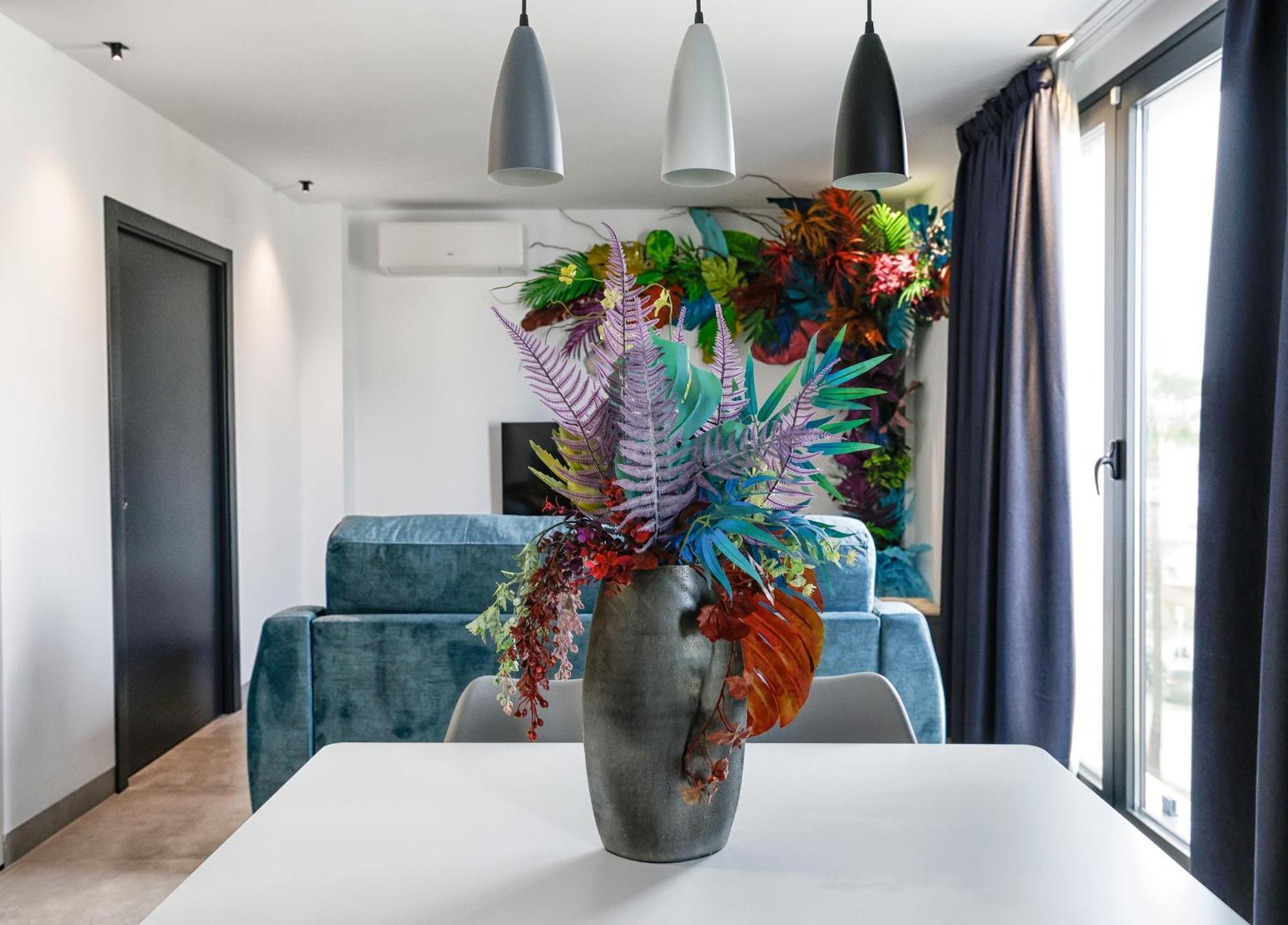 Riam Suites Apartamentos Los Palacios Y Villafranca Exteriér fotografie