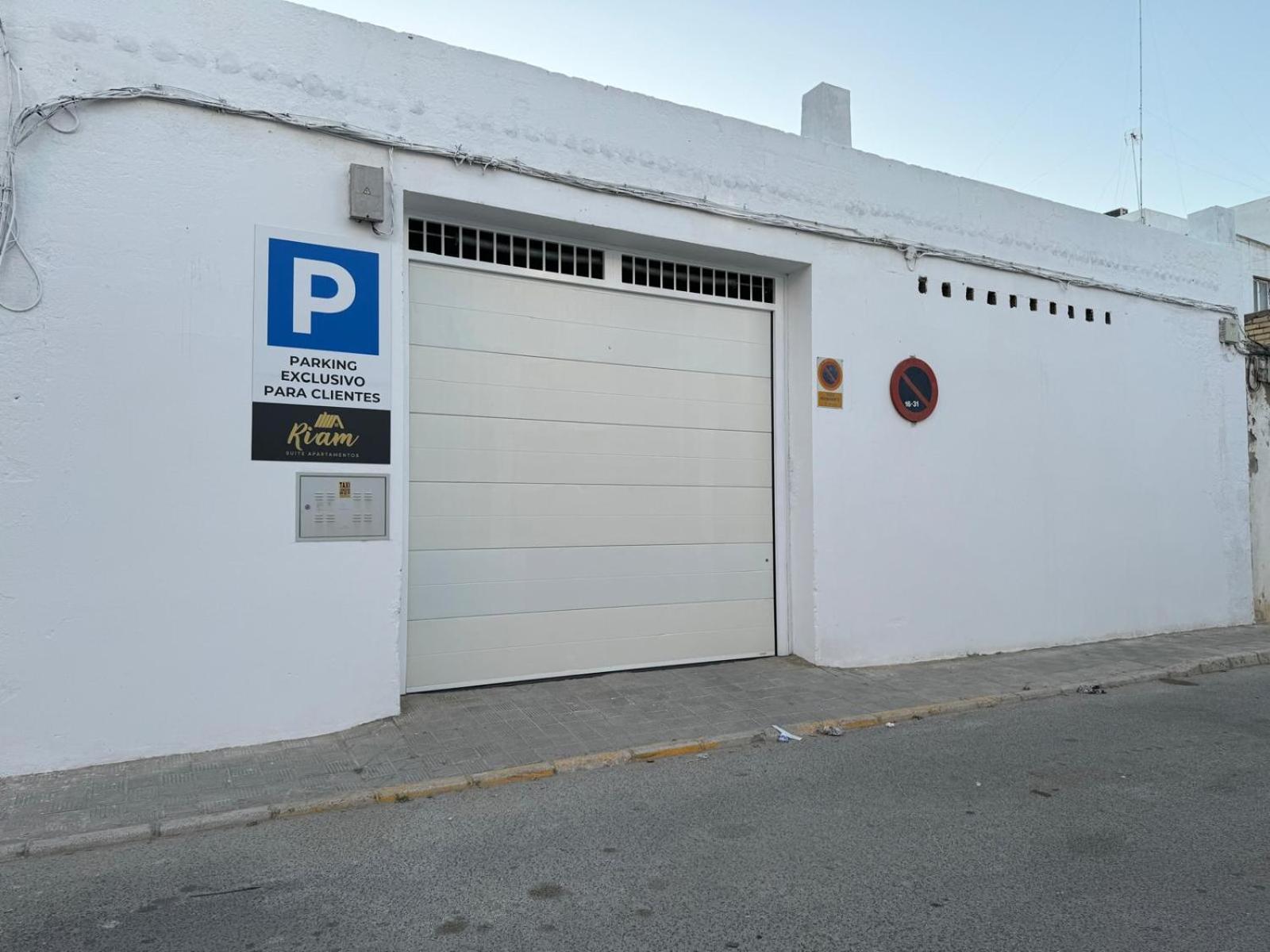 Riam Suites Apartamentos Los Palacios Y Villafranca Exteriér fotografie
